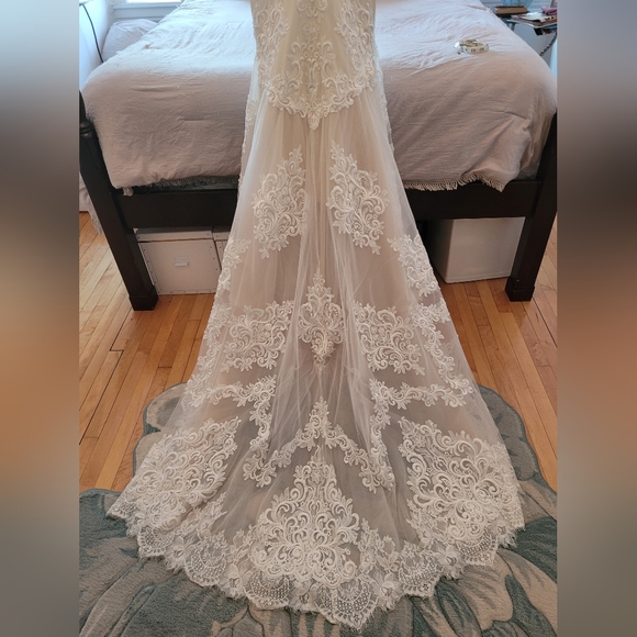 Riki Dalal ARIEL Wedding Dress Lace Mermaid - Picture 12 of 15